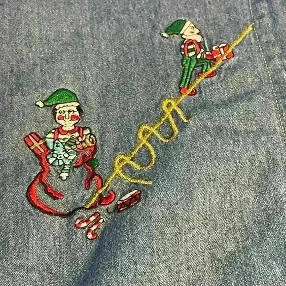 Nutcracker Christmas Denim Embroidered Christmas Shirt Size Small Santa’s Sleigh - Picture 3 of 6